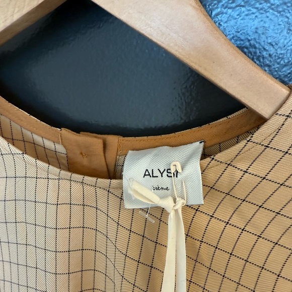 ALYSI NWT size 42 (6 US see measur) Women's Checkered Blouse with lovely buttons - Picture 5 of 15